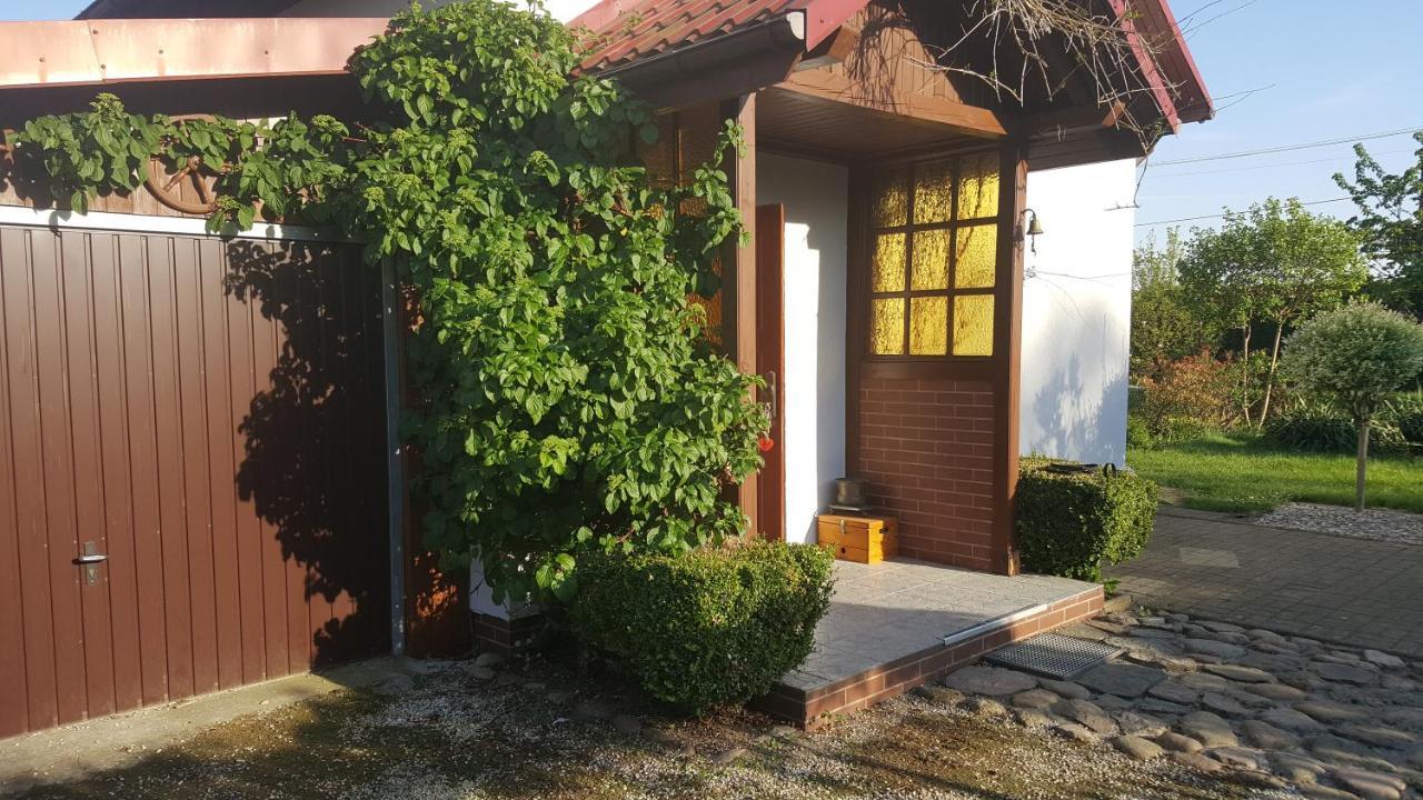Domek Nad Jeziorem Bystrzyna Świdwin Exterior foto
