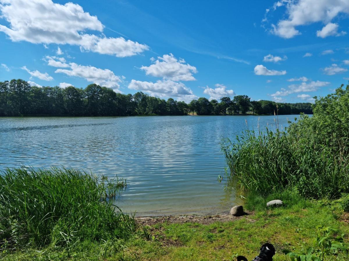 Domek Nad Jeziorem Bystrzyna Świdwin Exterior foto